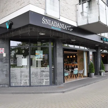 Solna 11a Z Garazem W Cenie 科沃布热格