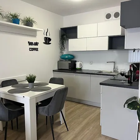Apartmán Solna 11a Z Garazem W Cenie *